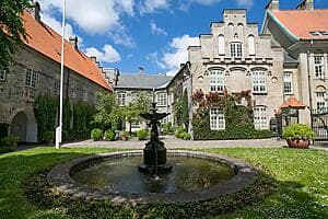 Monuments anciens et bijoux d’architecture à Aalborg