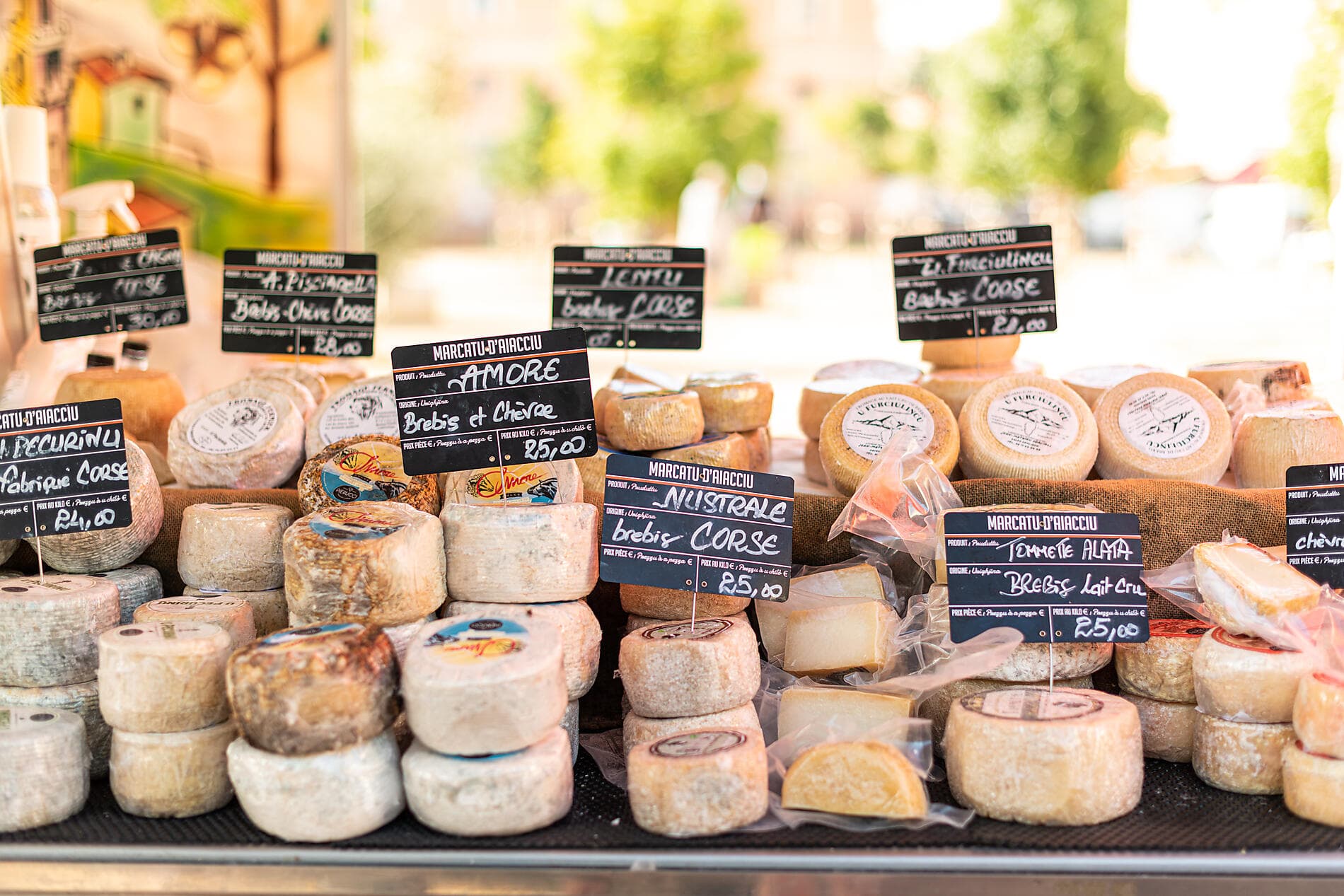 Rivages corses sous les voiles du Ponant