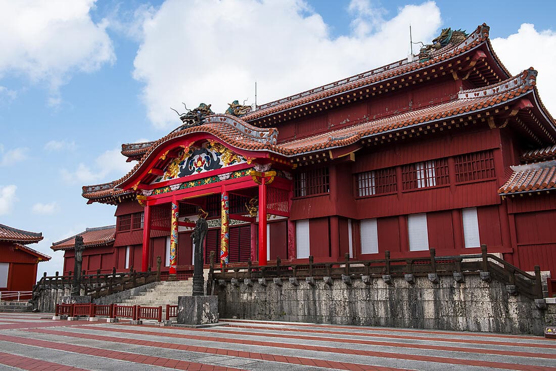 À LA DÉCOUVERTE DE NAHA (1 NUIT)